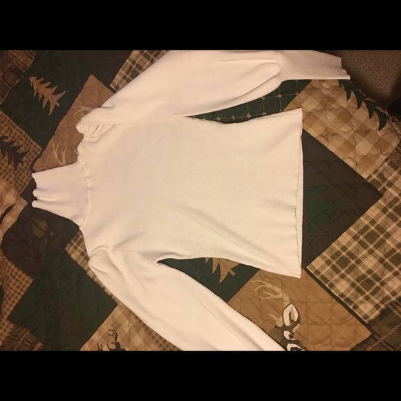Turtleneck - Picture 2 of 9